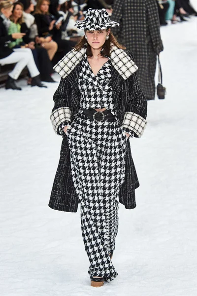 Look 7
